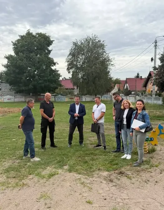 Gmina Oława przekazała teren pod budowę boiska wielofunkcyjnego w Osieku