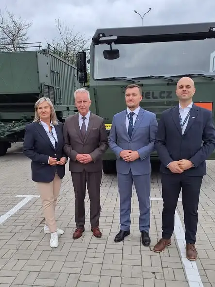 Jelcz-Laskowice na forum bezpieczeństwa. Burmistrz o roli przemysłu obronnego