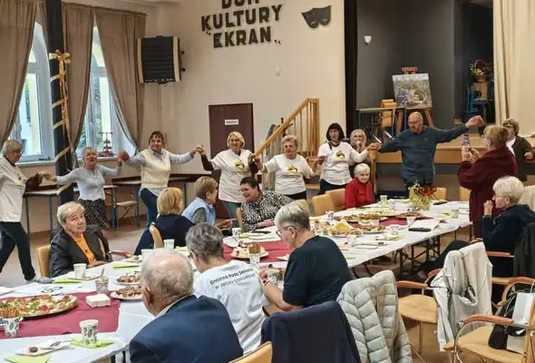 Rada Seniorów z Jelcza-Laskowic szkoliła się w Kowarach i Podgórzynie