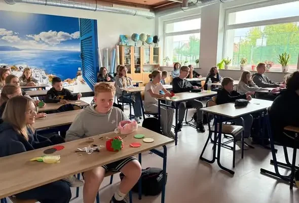Uczniowie klas 4–8 wzięli udział w warsztatach o sztucznej inteligencji