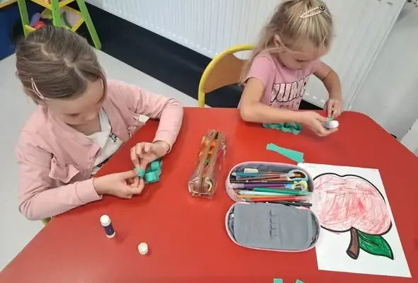 Dzień Jabłka w szkole – nauka przez smak i mikroskop