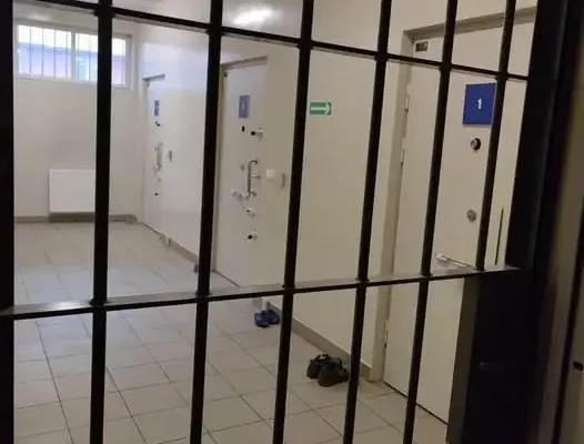 Kradzież w Jelczu-Laskowicach zakończyła się zatrzymaniem poszukiwanego listem gończym