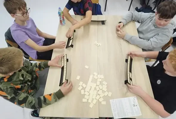 Dzień Gier Planszowych na lekcji matematyki – nauka przez zabawę