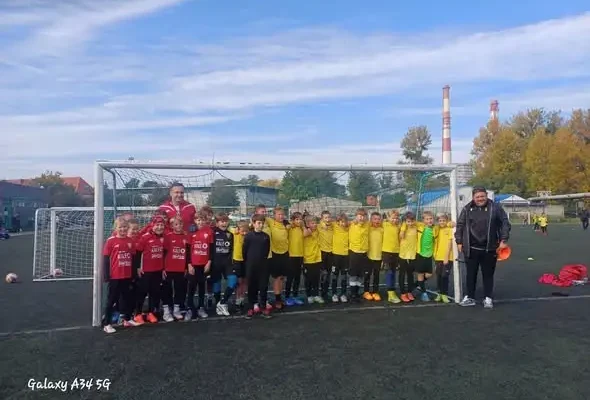 Młodzi piłkarze Rapid Domaniów rywalizowali w turnieju w Siechnicach