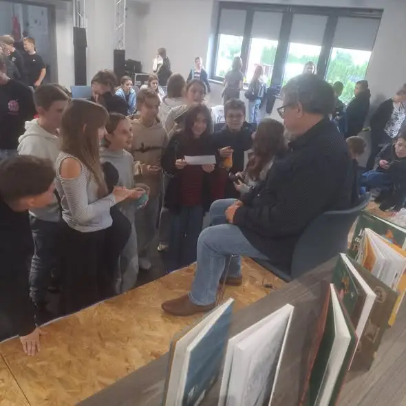 Paweł Wakuła spotkał się z uczniami w Domaniowie