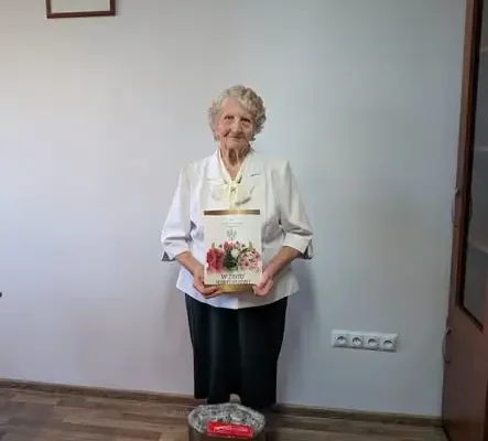 Dzień Seniora w gminie Domaniów – jubilaci 90-lecia odebrali życzenia i upominki
