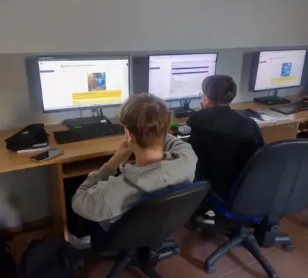 Nowa ścieżka edukacyjna „Sztuczna inteligencja” w szkołach – ruszyły warsztaty