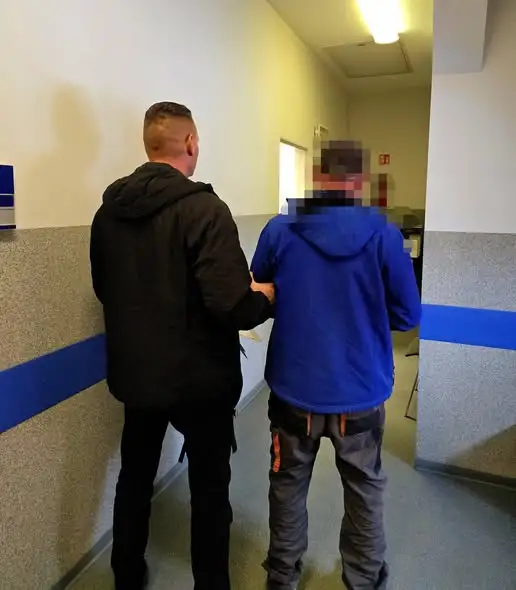 Trzech mężczyzn okradło własny zakład pracy. Policja z Oławy odzyskała mienie